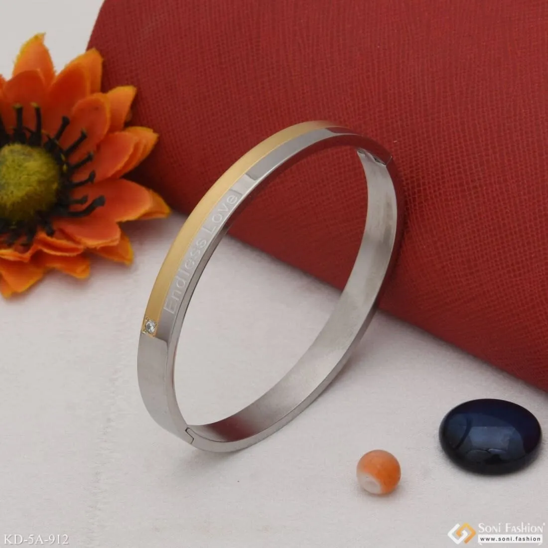 End Less Love Sophisticated Design Golden & Silver Color Kada for Men - Style A912