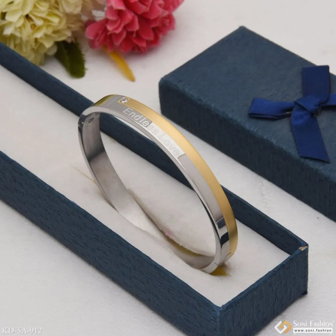 End Less Love Sophisticated Design Golden & Silver Color Kada for Men - Style A912