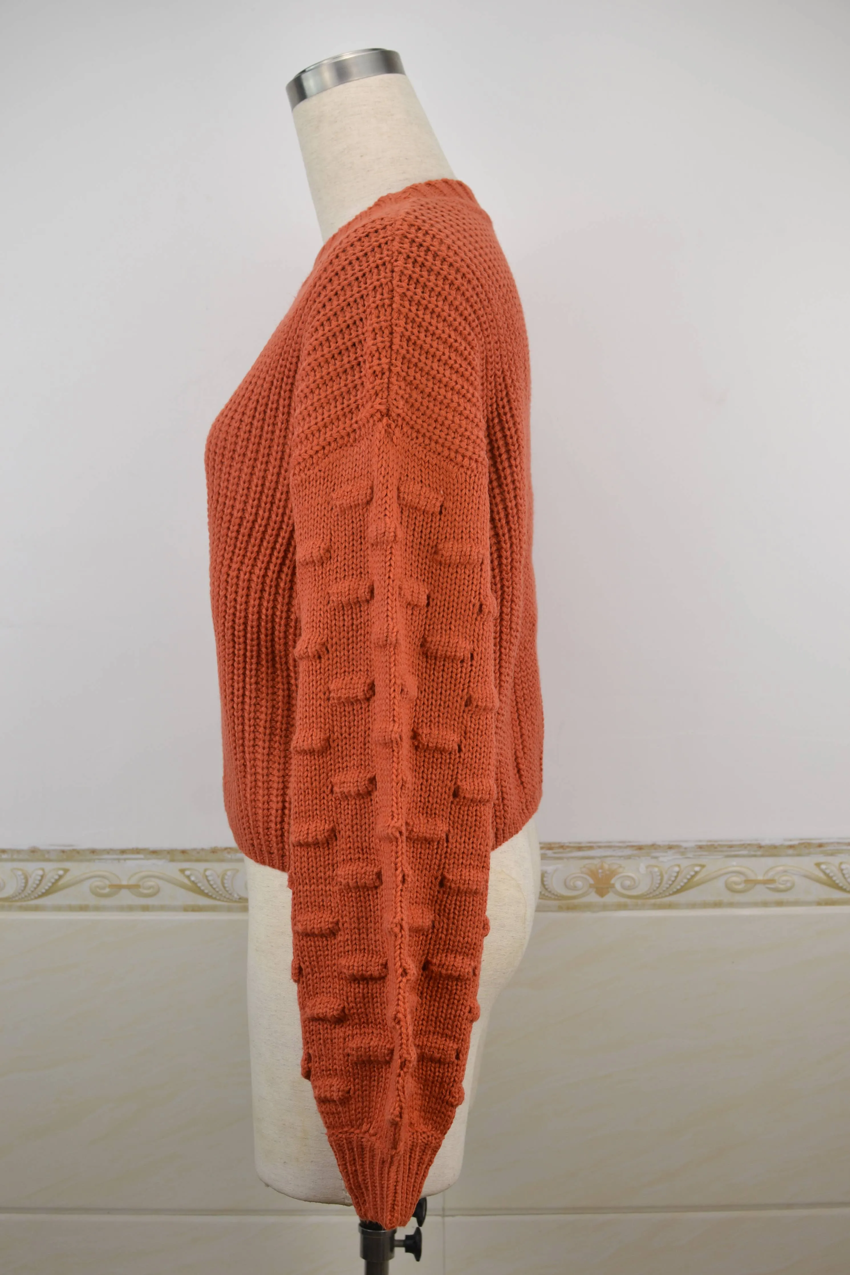 SHORT STYLE TONGLE KNIT PULLOVER SWEATER