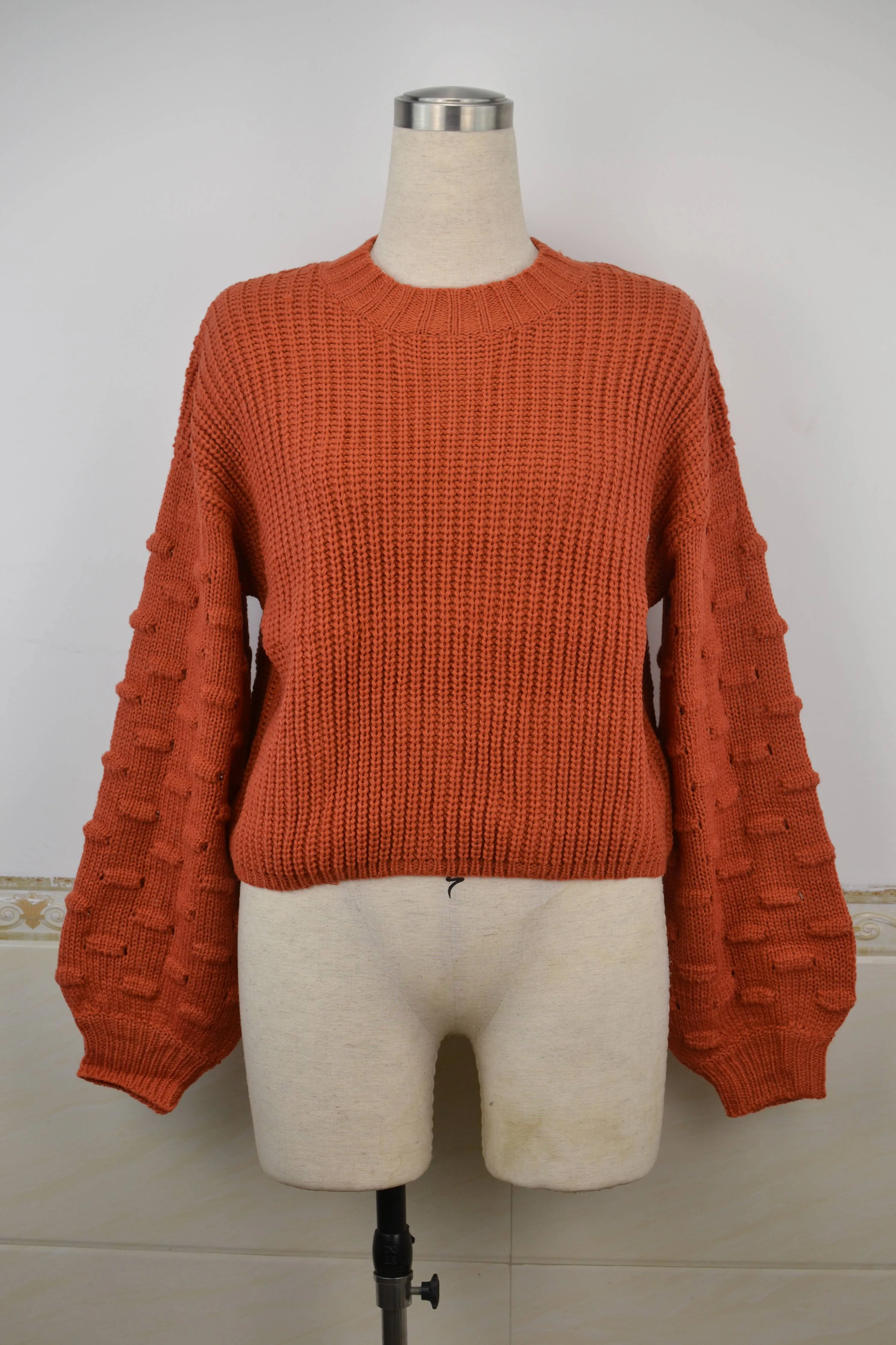 SHORT STYLE TONGLE KNIT PULLOVER SWEATER