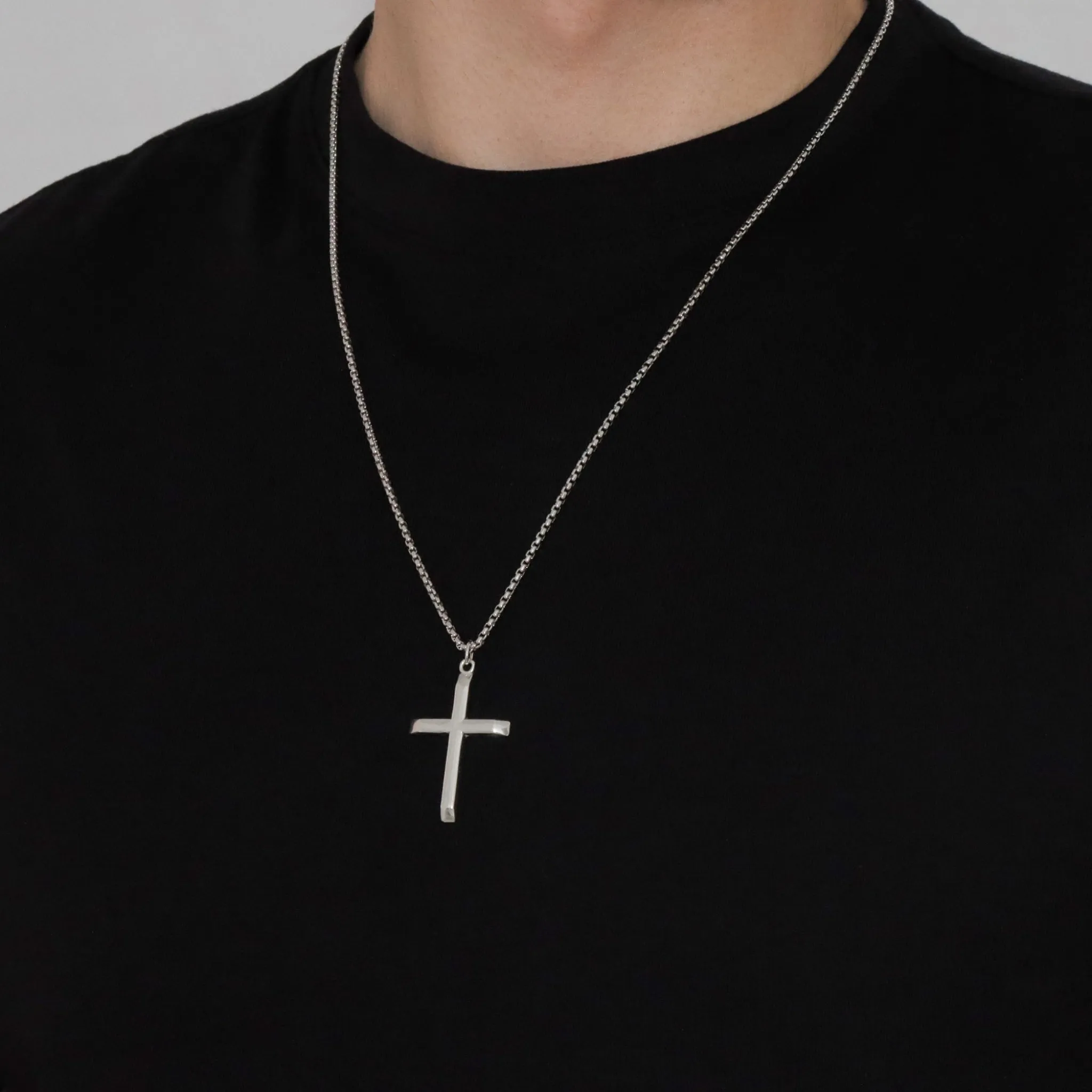 The Gloria Classic Cross Pendant | Large