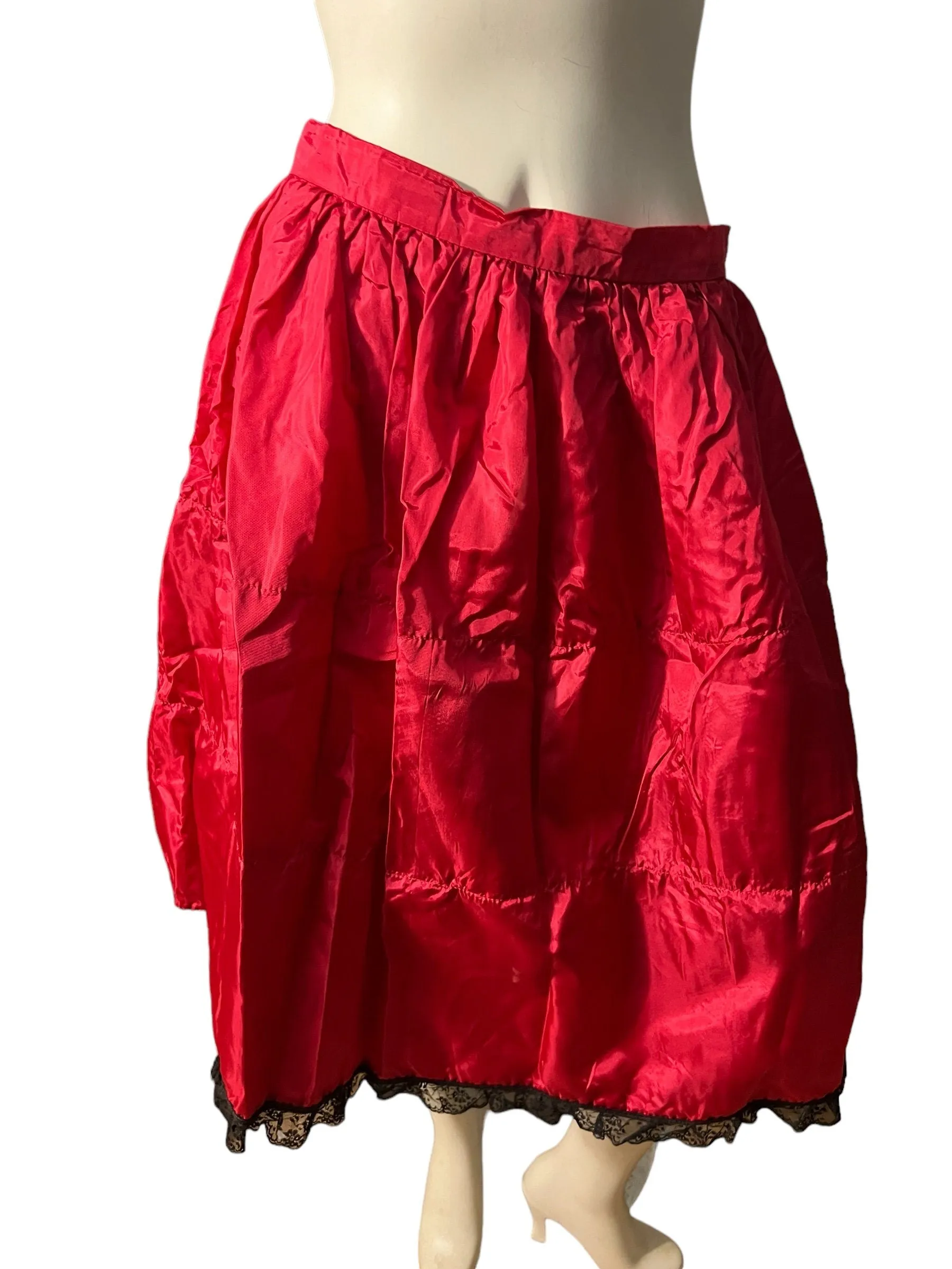 Vintage red crinoline skirt M